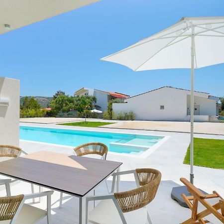 Filoxenia Luxury Apartments Potos Bagian luar foto