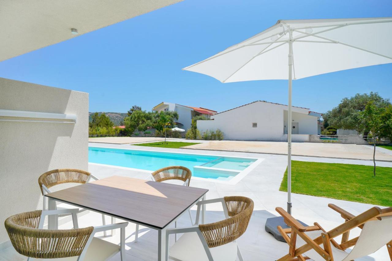 Filoxenia Luxury Apartments Potos Bagian luar foto