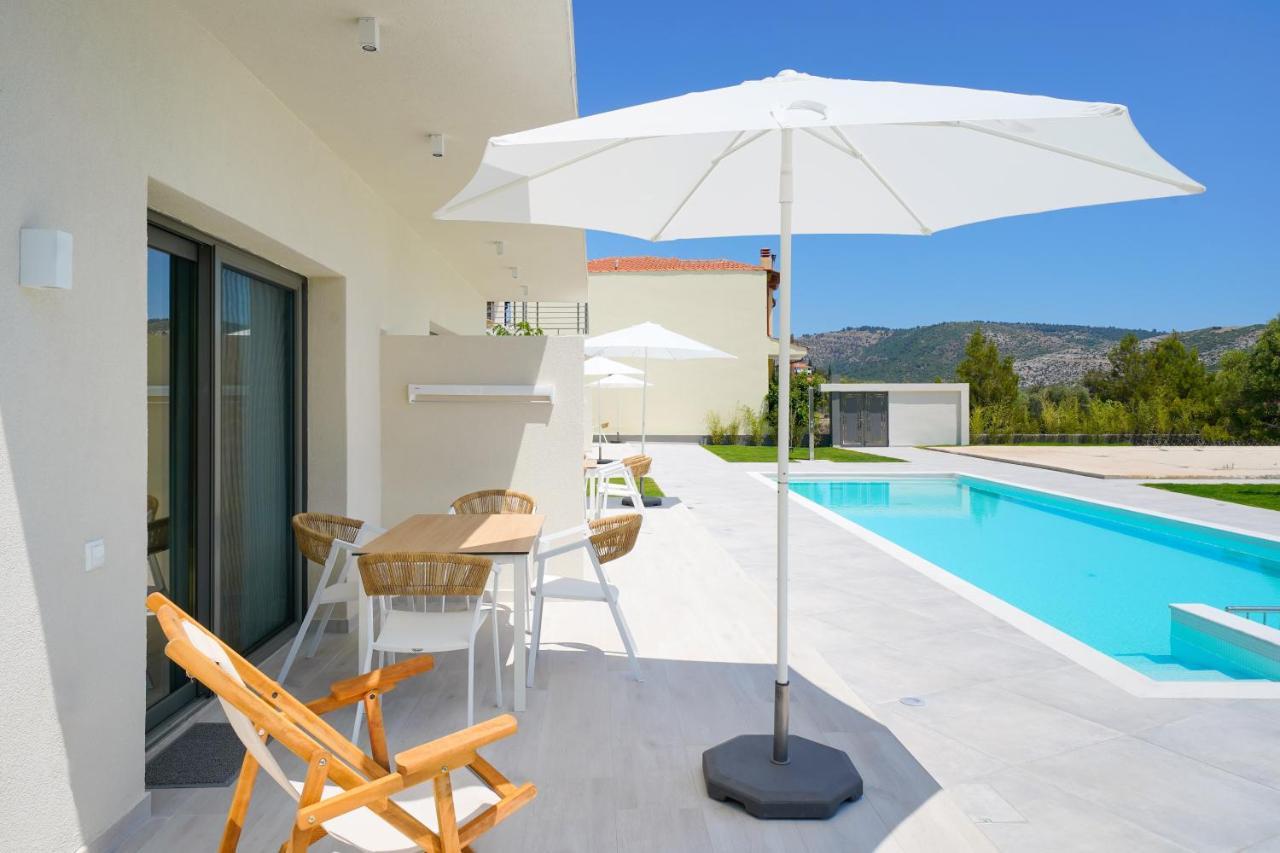 Filoxenia Luxury Apartments Potos Bagian luar foto